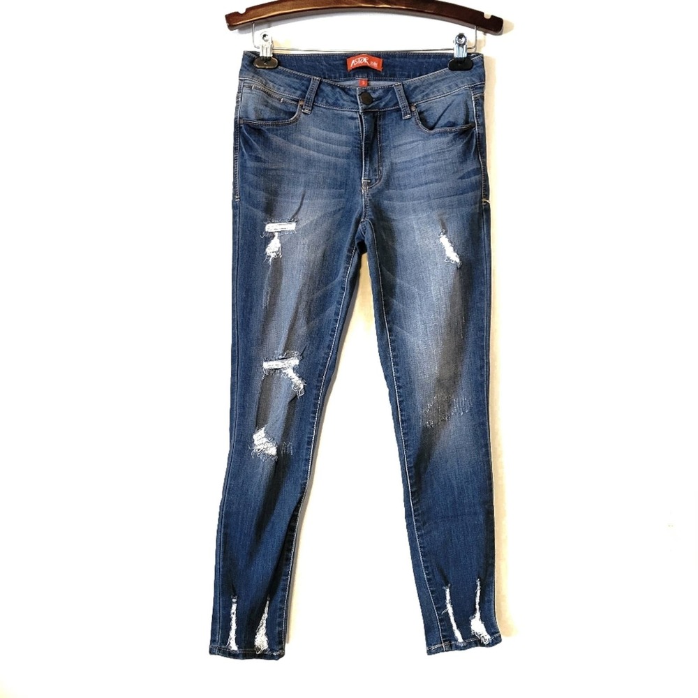 Astor Denim Medium Wash Low Rise Distressed Skinny Jeans sz 9